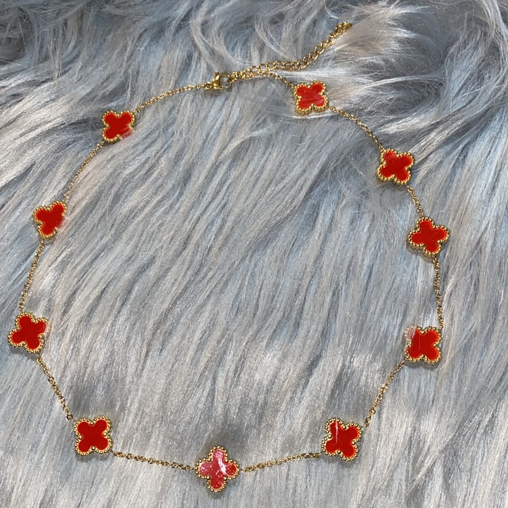 Choker- White and Gold Fashion Necklace